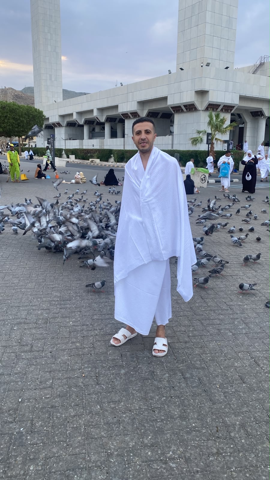 A pilgrim in Ihram at Tan'im