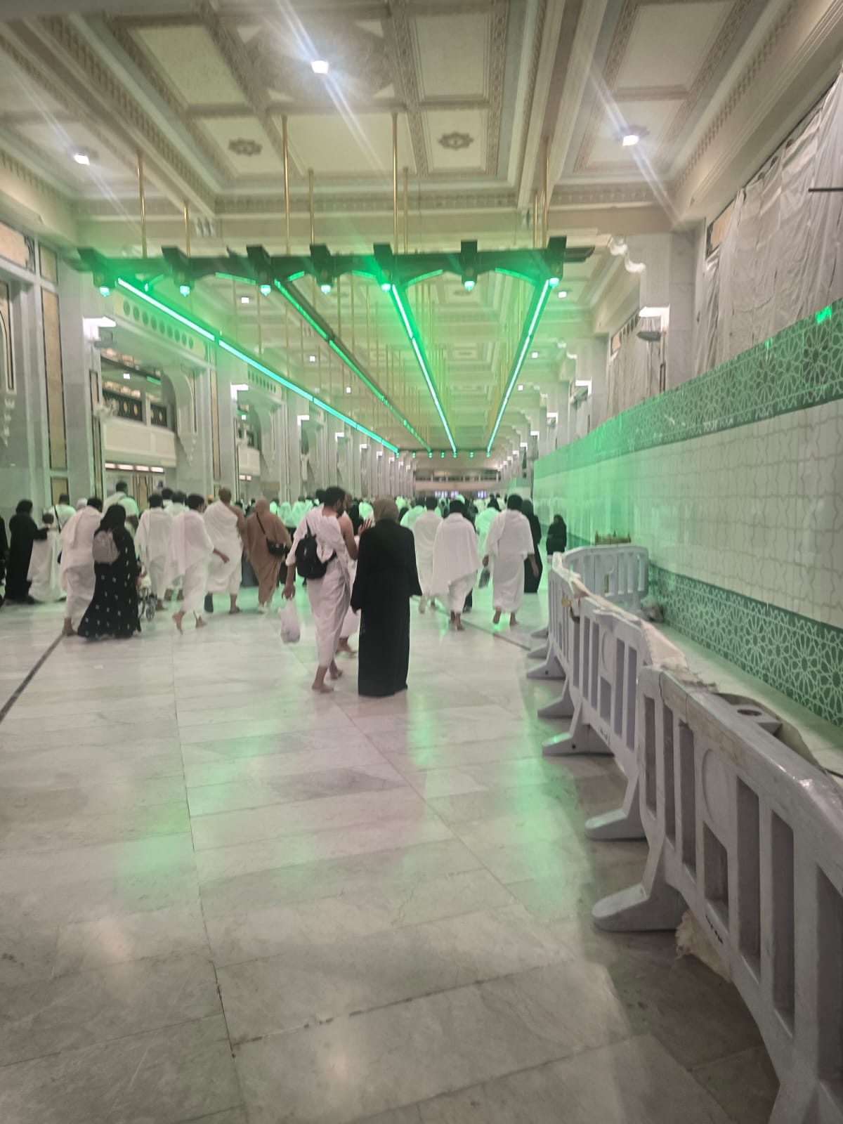 مسار السعي في الدور الأول — أقل زحاماً من الدور الأرضي